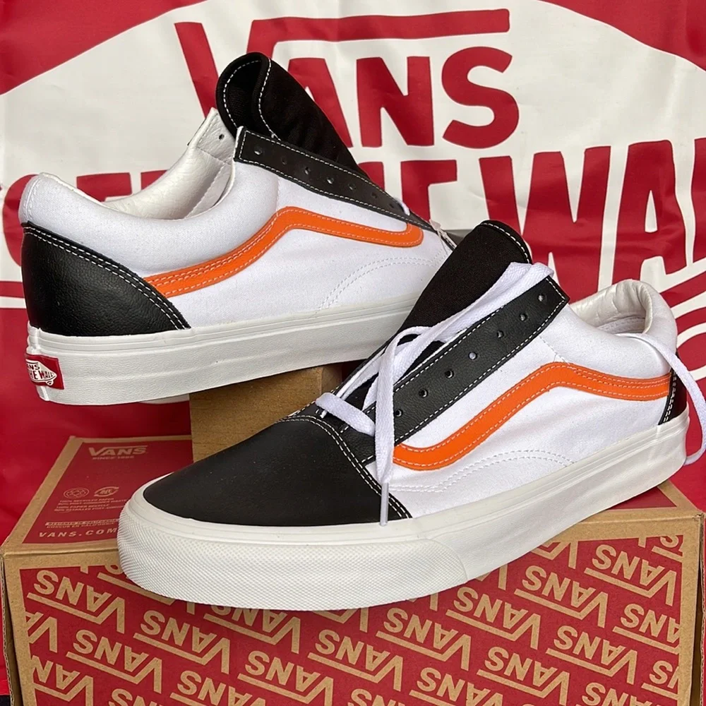Vans Old Skool
(Classic Sport)Blk/Tr Wht
VNOA5KRF93U
Men’s sneakers - athletic - Picture 9 of 16